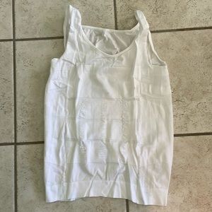 Men’s NWT White Fitted Workout Tank Top. 2X/3X.